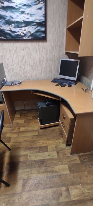 Продам офисную мебель