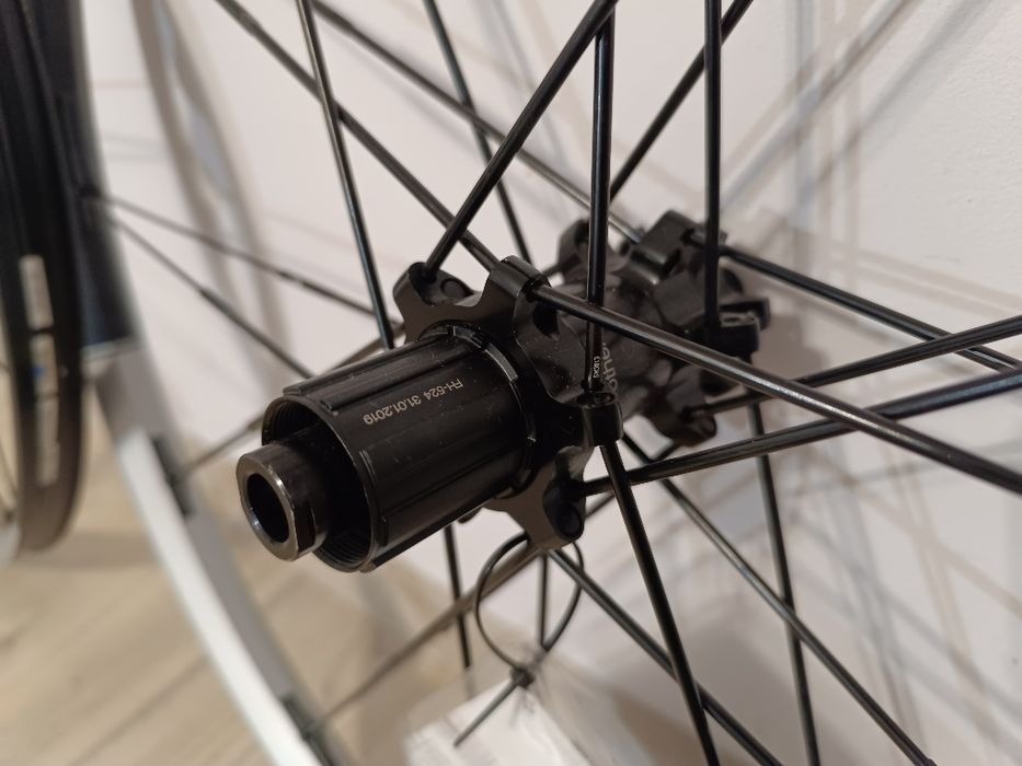 Капли /wheel set CRANKBROTHERS IODINE 3 DISC 6 -BOLT 27.5" BOOST