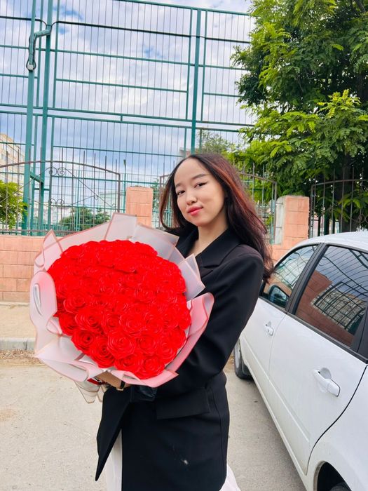 Букет из атласных розы