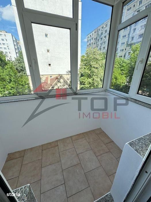 Etaj 2 - Mircea cel Batran, 4 camere cu geam la baie, liber