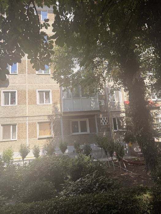 Apartament 3 camere semidecomandat , ET 1