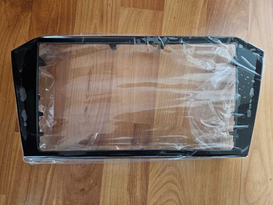 Rama Adaptoare Display 8 inch Passat B8 Golf 7 Piano Black