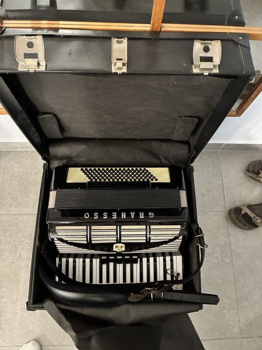 Acordeon Weltmeister SeperatoStandard cu 96 basi