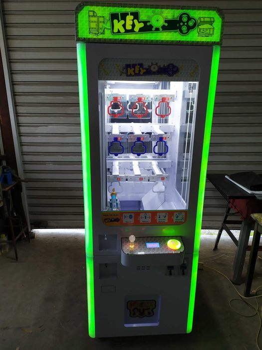 кранче за играчки автомат key master