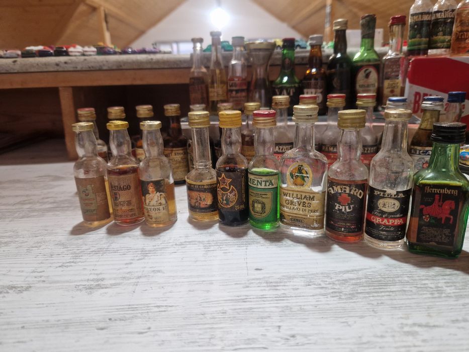 Sticlute miniaturi fără alcool