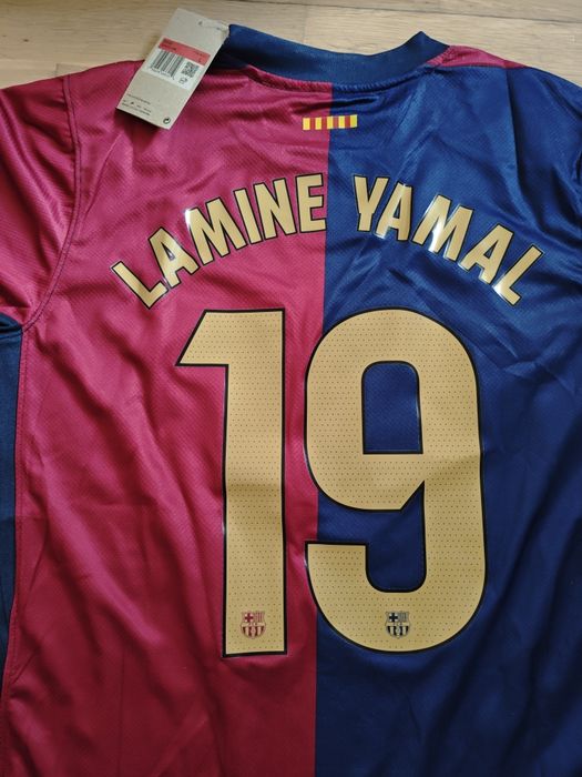 Vând tricou Barcelona yamal