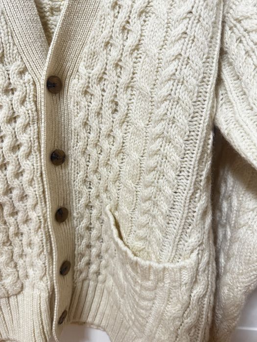 Sweter tricotat de lână