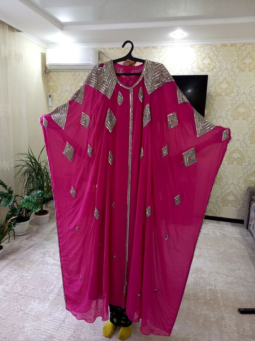 Продам женская платья