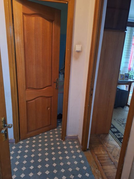 Vand apartament 3 camere