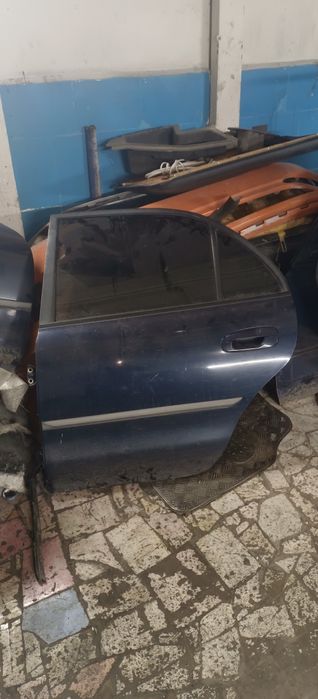 Продам двери на Митсубиси Галант