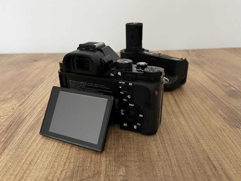 Aparat Foto Sony A7 + grip + 3 baterii