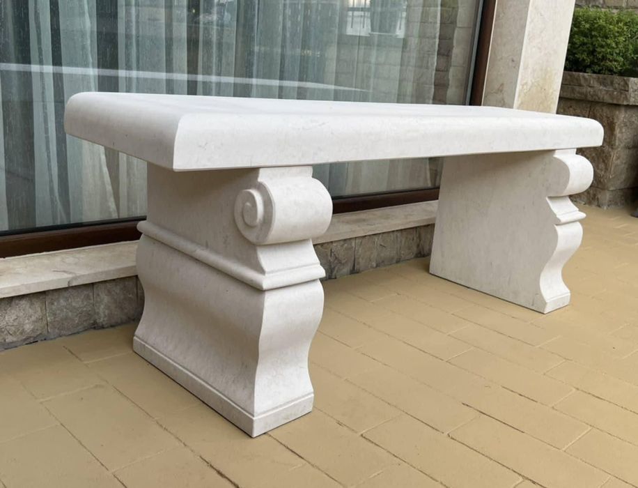 Мраморни пейки за вашия двор