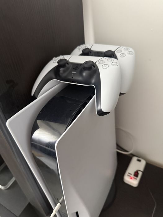 Ps5 disk edition cu 2 manete