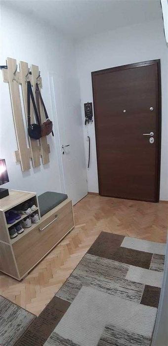 Дава се под наем Тристаен апартамент в Пловдив, Южен - 91 кв.м за 438.6 € - Снимка #2