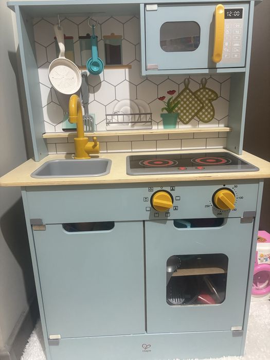 Дървена детска кухня Hape