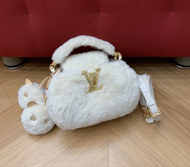 Louis vuitton чанта