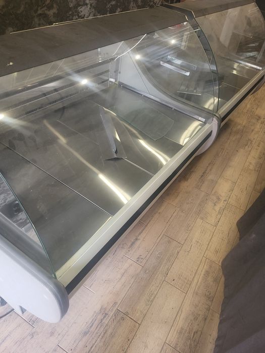 Продам витринный холодильник(минусовой)