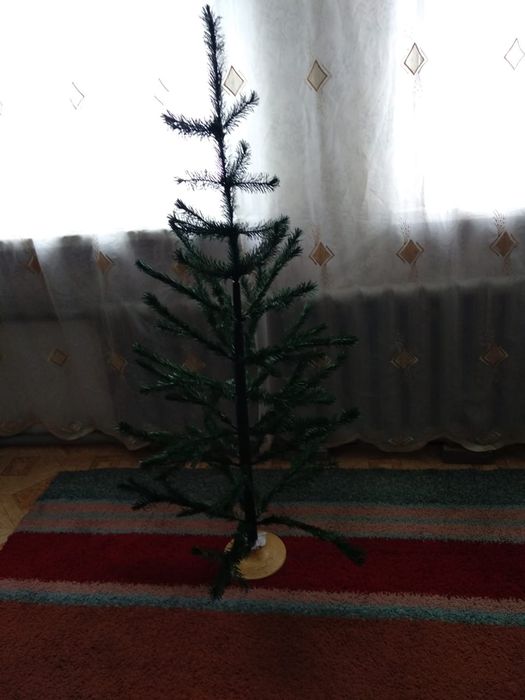 Продам   ёлочку .