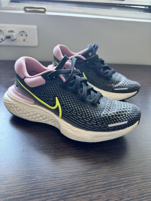 Pantofi de alergare Nike WMNS ZOOMX INVINCIBLE RUN FK