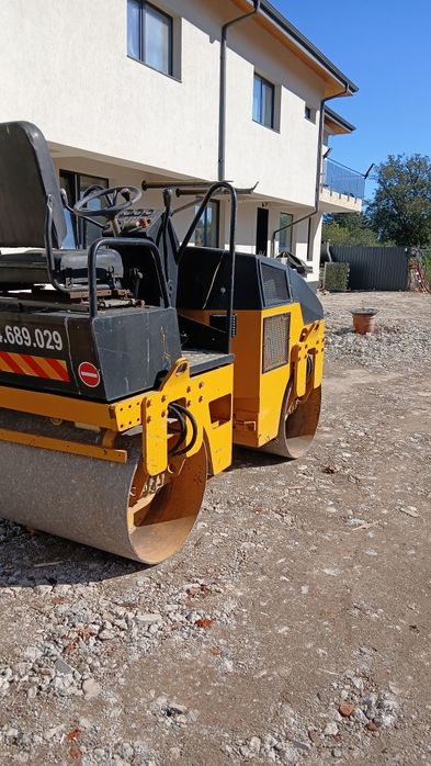 Deszapezire/ Inchiriez buldoexcvavator/ Bobcat/ vola/ dezapezire