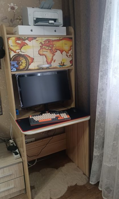 Срочно стол для ребенка!
