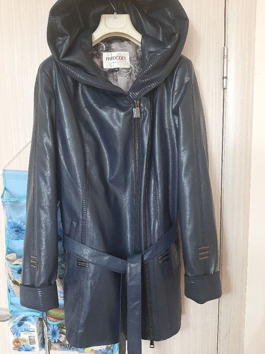 Куртки, пуховики, пальто