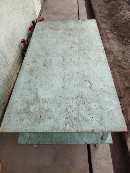 Продам кухонный стол