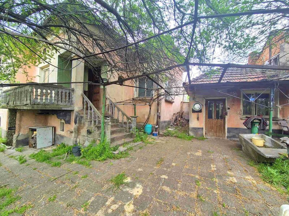 Продаваме къща гр. Искър в близост до Плевен !