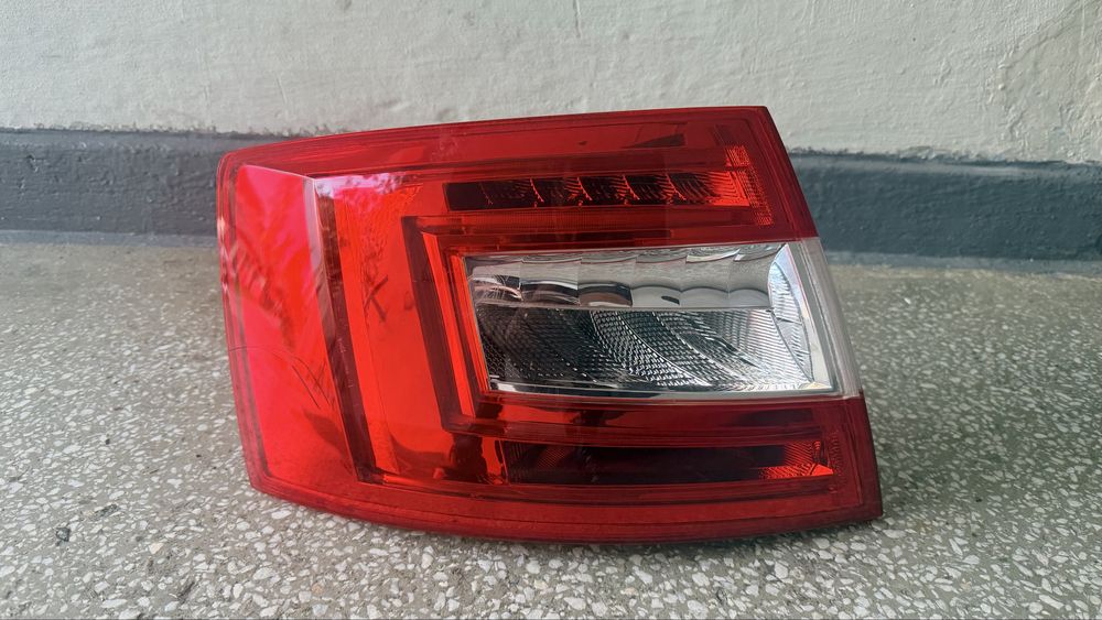 Stop stanga spate lampa Skoda Octavia 3