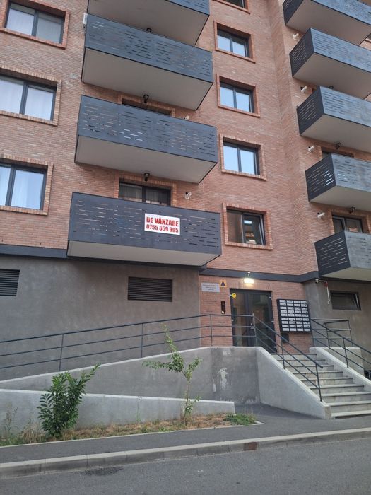PROPRIETAR vand apartament