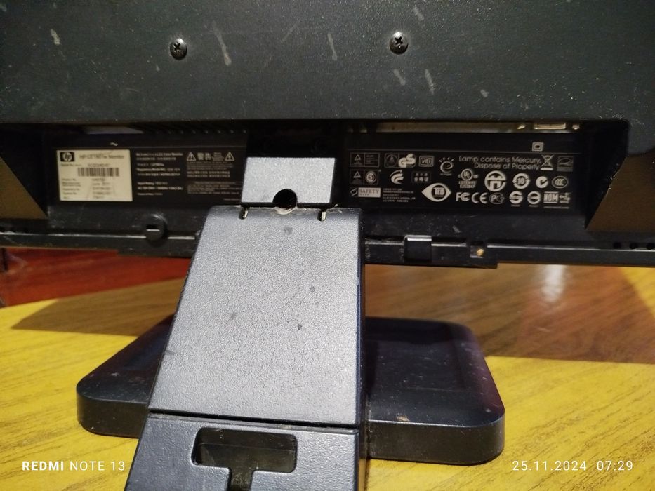 Продается монитор. От компьютера. В хорошем состоянии рабочий.