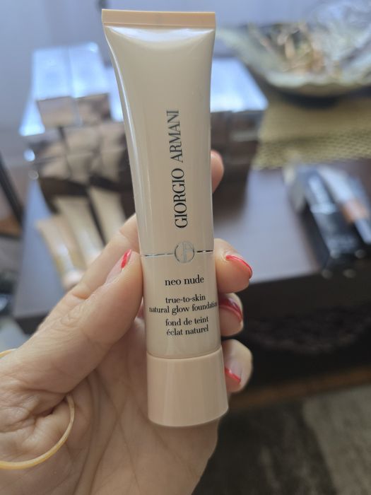 Fond de ten Giorgio Armani