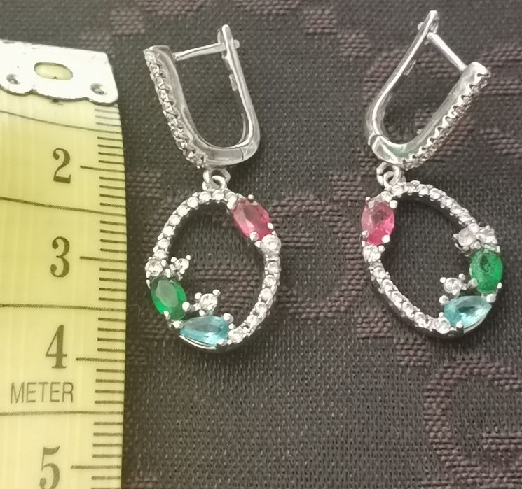 Сребърни обици с камъни