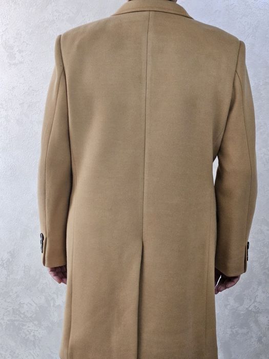 Бежевое мужское пальто