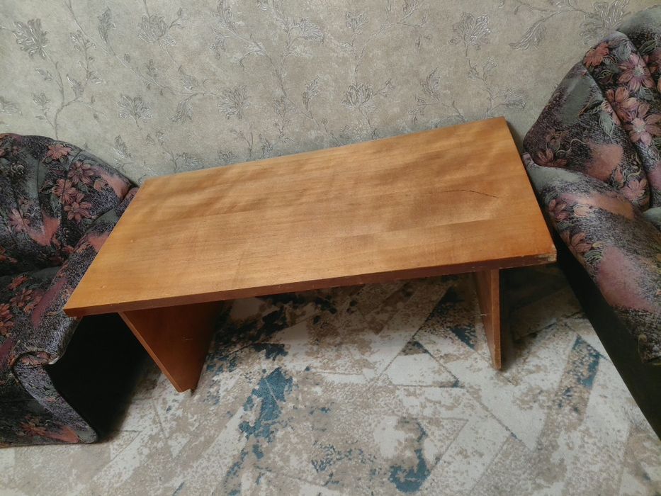 Журнальный столик