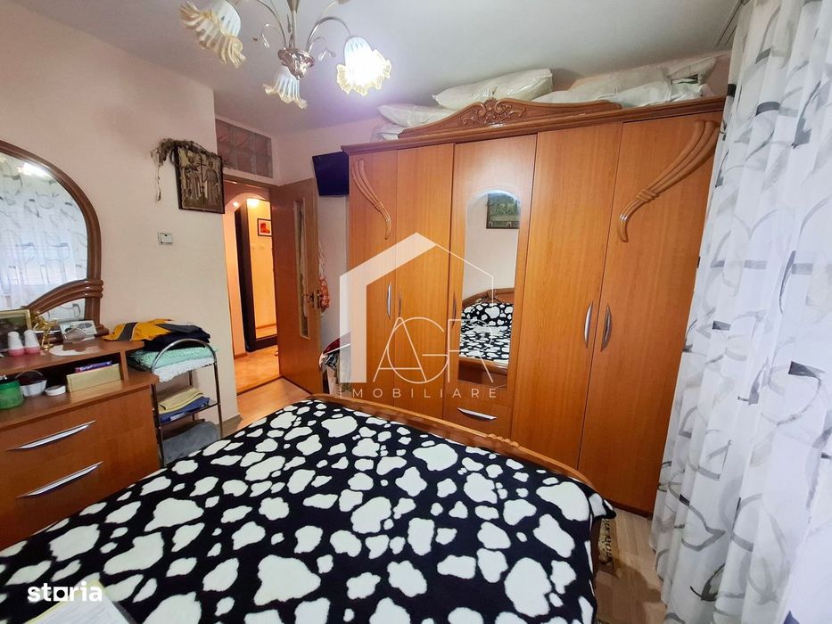 Apartament cu 3 camere, decomandat, zona Mihai Bravu