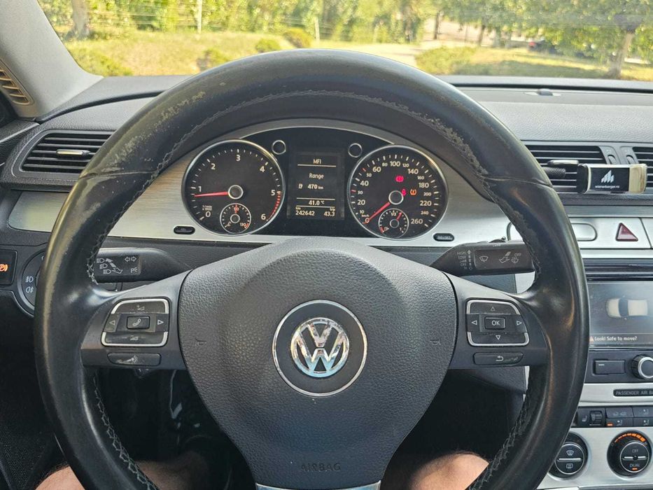 VOLKSWAGEN Passat 2010 — imagine 4