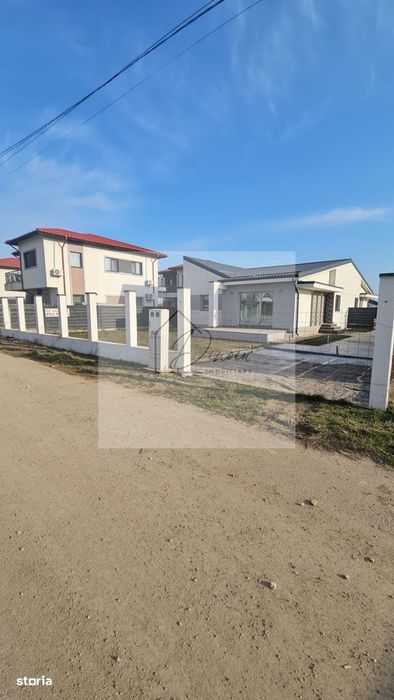 Case de vanzare Tunari