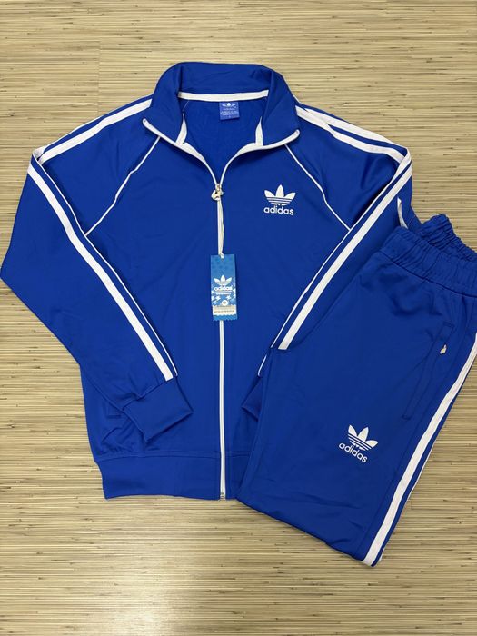 Trening Adidas marimea XL nou cu eticheta