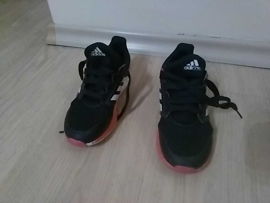 Детски тенис маратонки Adidas 32 номер