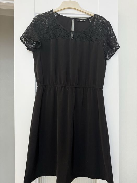 Срочно много платье , листайте р 46-48