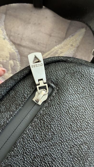 Мъжка чанта Guess