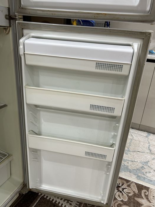 Холодильник б/у хорошем состояний