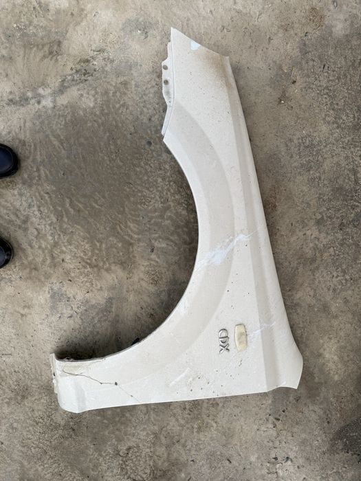 Lacceti 1.8 chap tomon kirlo sotiladi