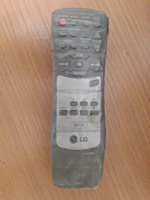 Видеомагнитофон LG