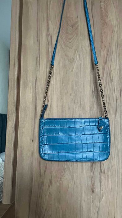 Чанта Guess естествена кожа