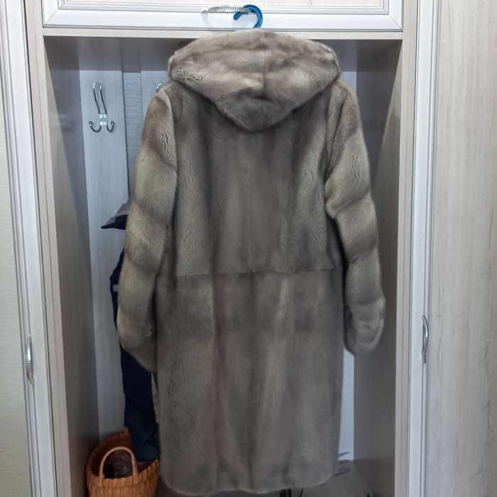 Продаю норковую шубу.