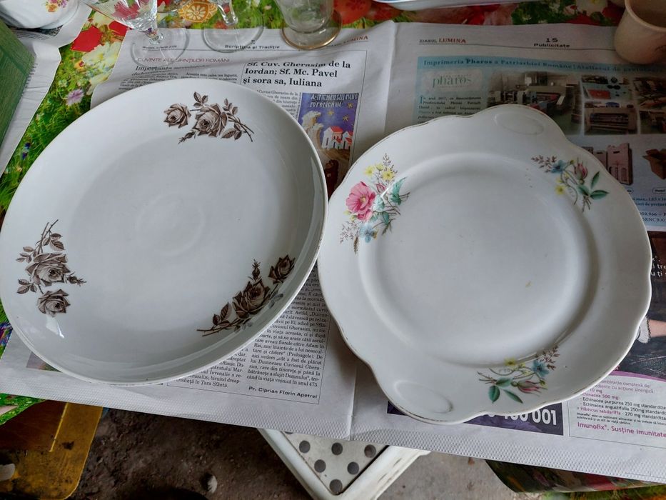 Set ceramica,setsticla plus pahare si 2 ceainice 2 zaharnite si o supiera