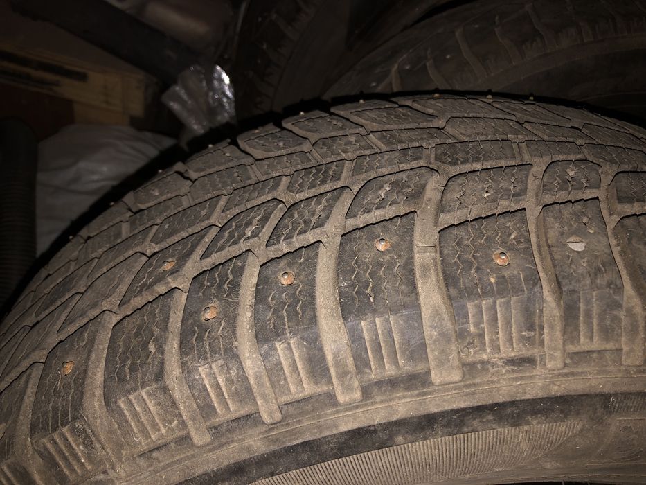 Продам резины 2-шт Michelin 235/65/17