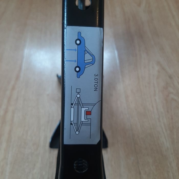 Продам домкрат новый